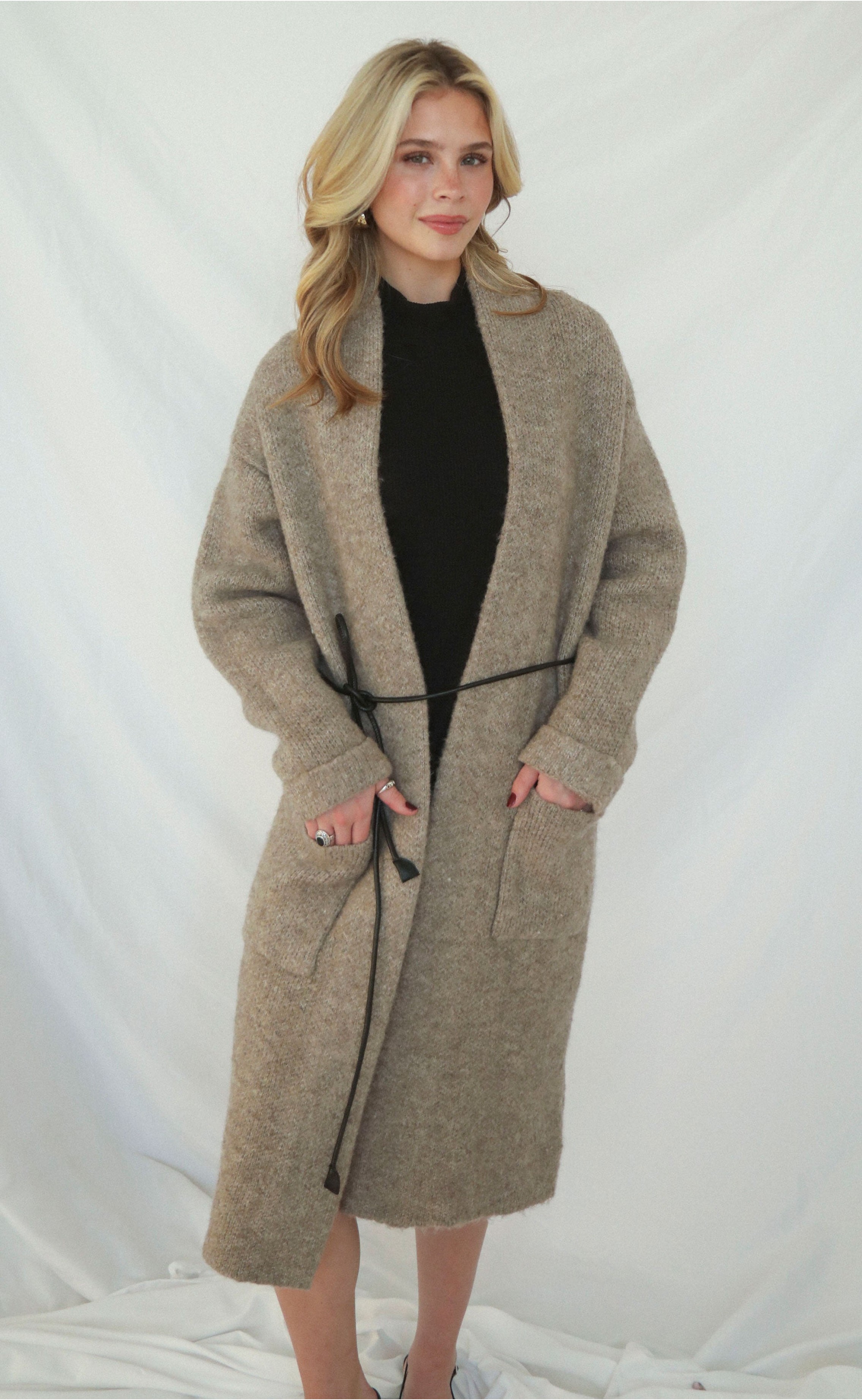 Noor Sweater – Classic Comfort Meets Modern Style in a Warm, Versatile Knit