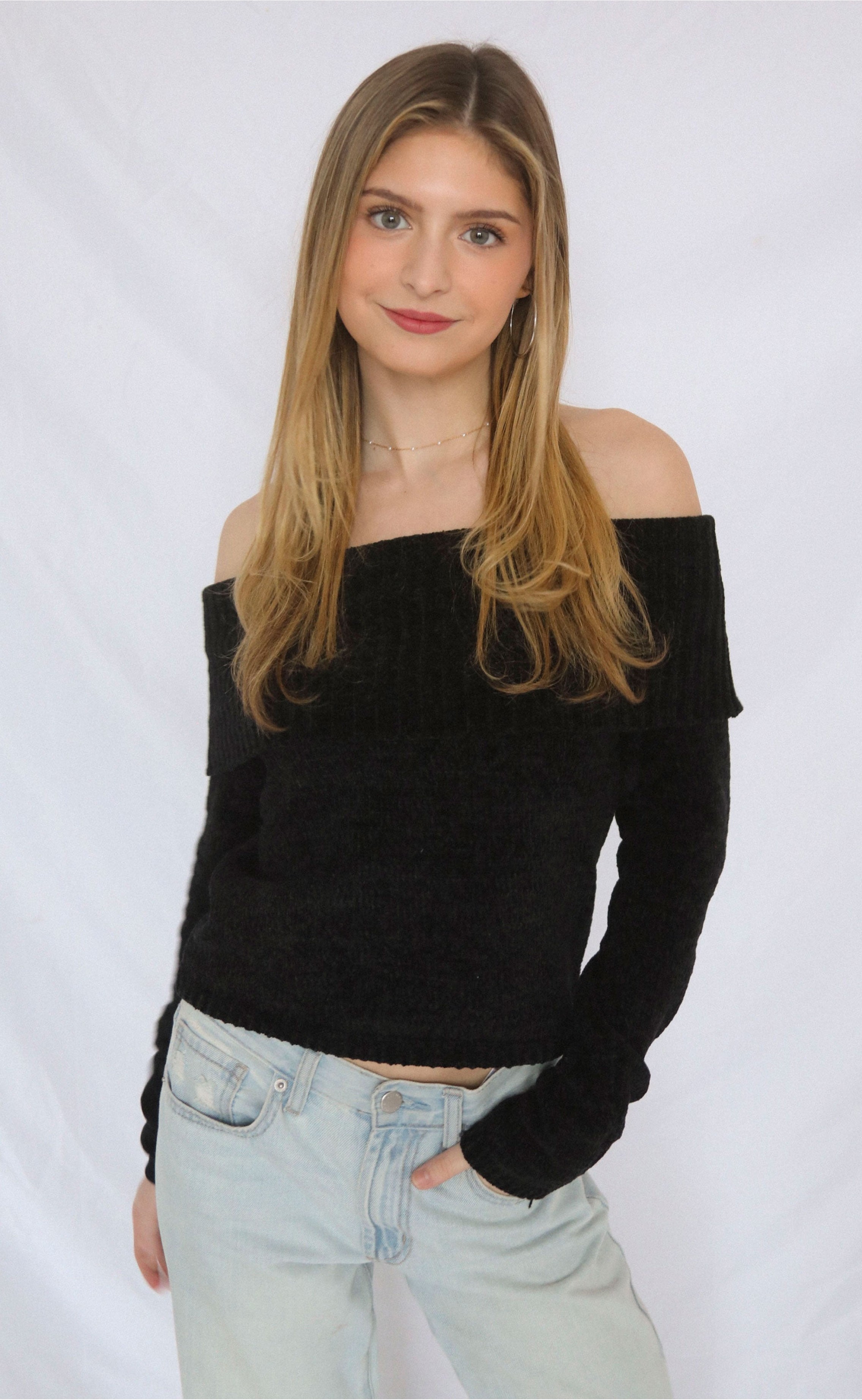 Chic Carried Away Top with Relaxed Fit – Ideal for Casual and Dressy Looks